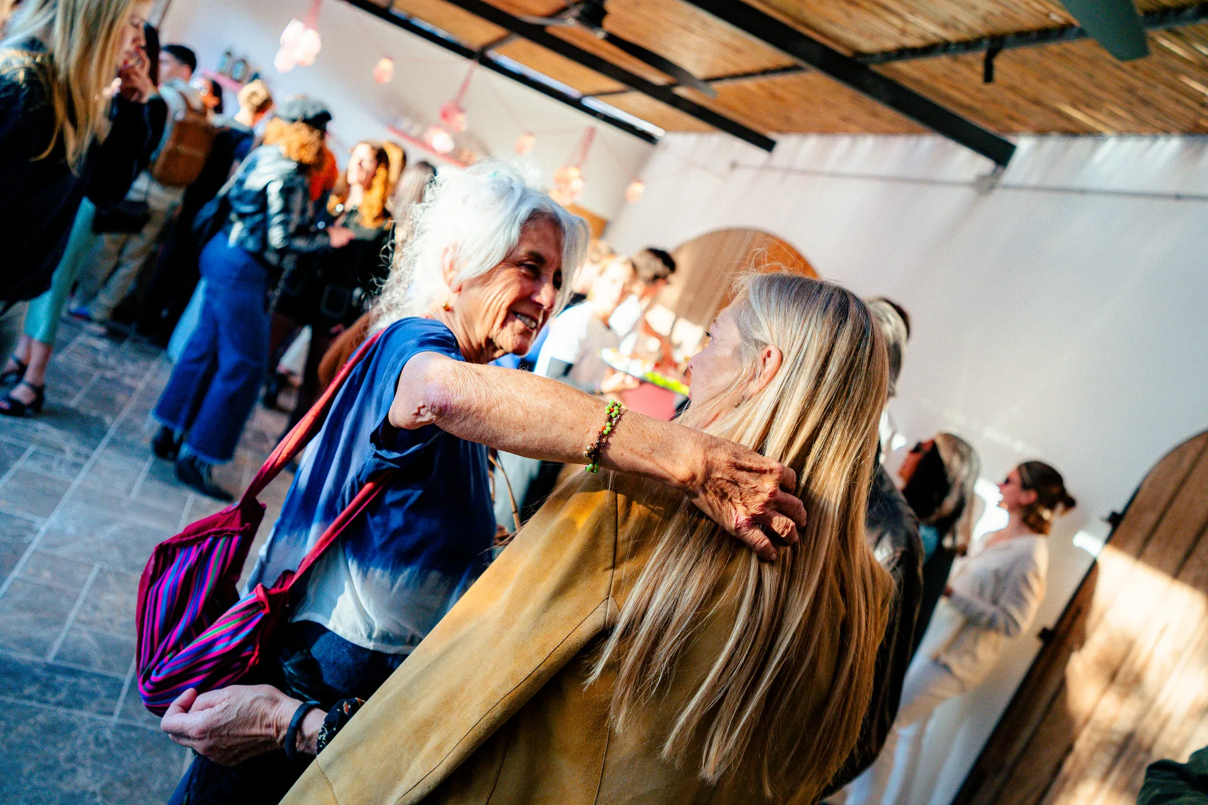 MIRA by Gathering, Publikum in der Galerie