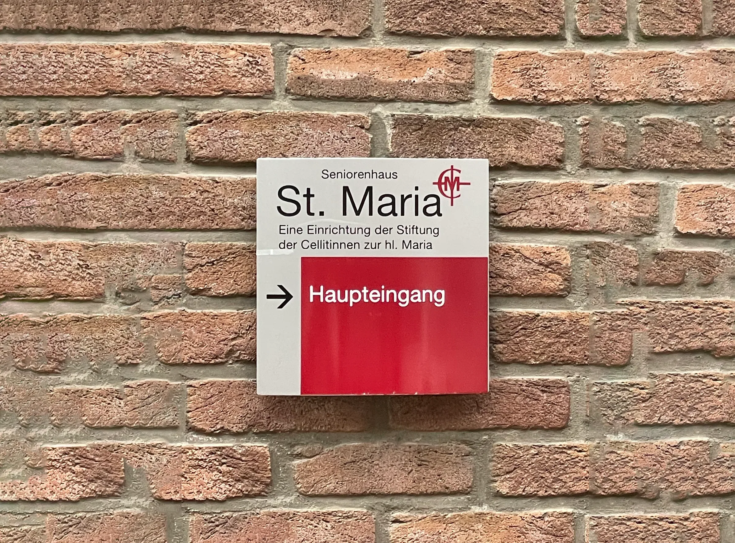 Seniorenhaus St. Maria, Hinweisschild